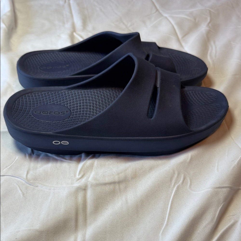 OOFOS Blue Very Supportive Comfortable Slip On Sandals 9
